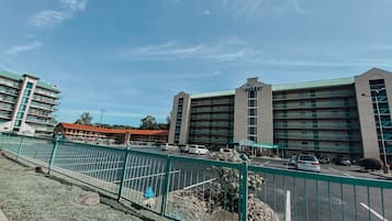 Condo, 1 Bedroom | Property grounds