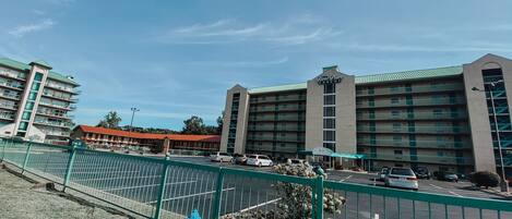 Condo, 1 Bedroom | Property grounds