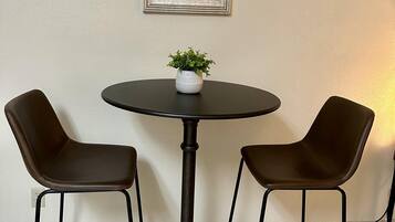 Apartment, 1 Schlafzimmer | Speisen