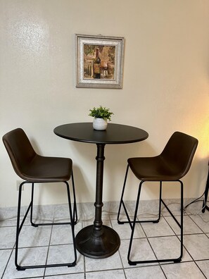 Dining - Riverside 209 1BR Condo with Jacuzzi by RedAwning (Pigeon Forge)