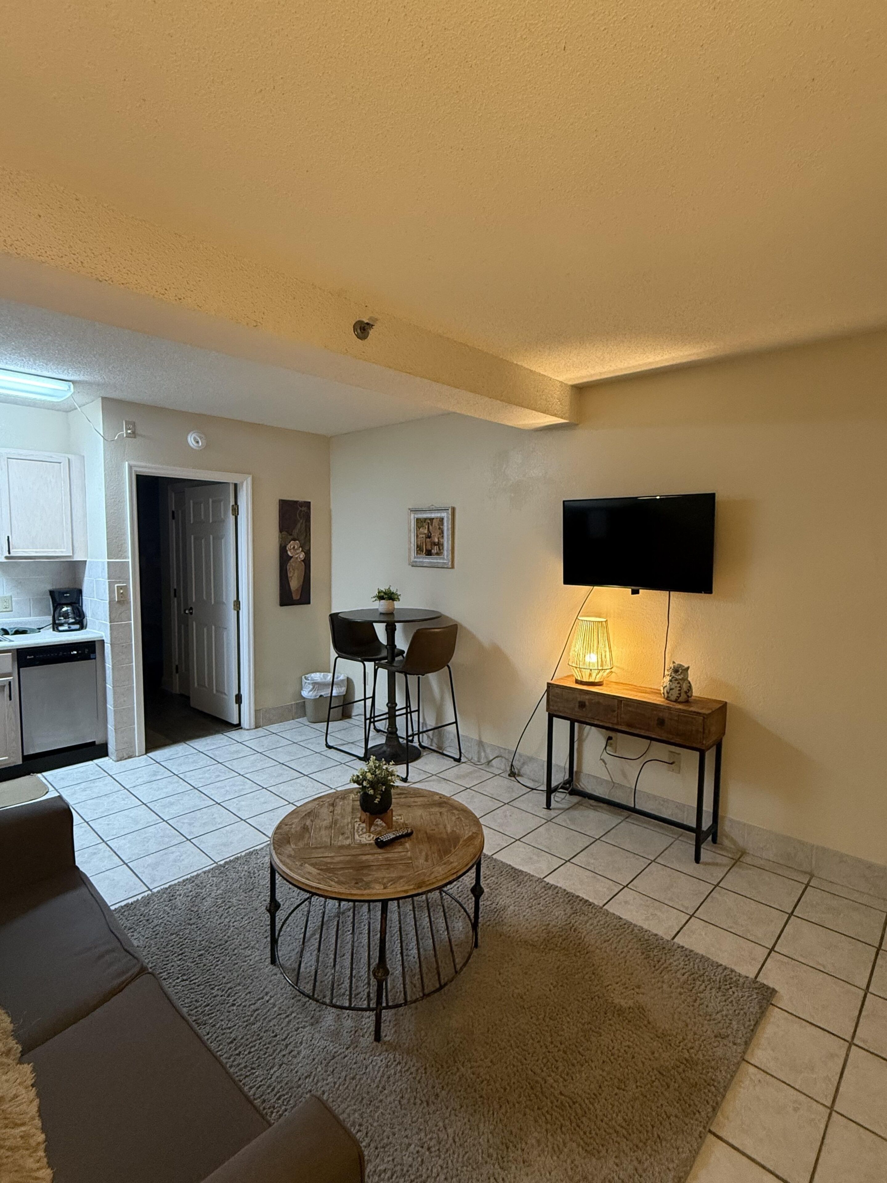 Condo, 1 Bedroom | Living area