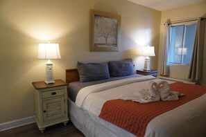 1 bedroom, free WiFi - Riverside 209 1BR Condo with Jacuzzi by RedAwning (Pigeon Forge)