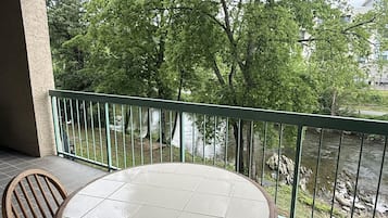Condo, 1 Bedroom | Outdoor dining