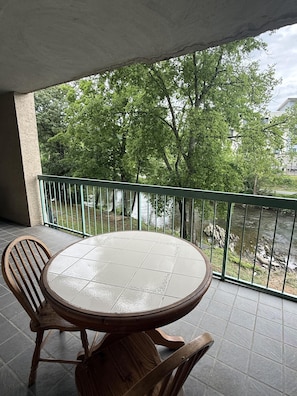 Condo, 1 Bedroom | Outdoor dining