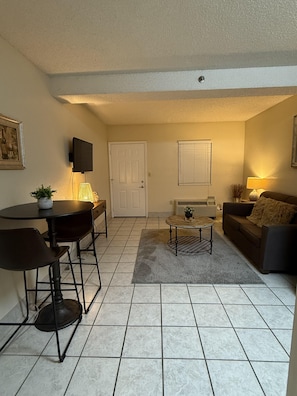 Condo, 1 Bedroom | Living area