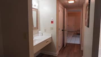 Condo, 1 Bedroom | Bathroom