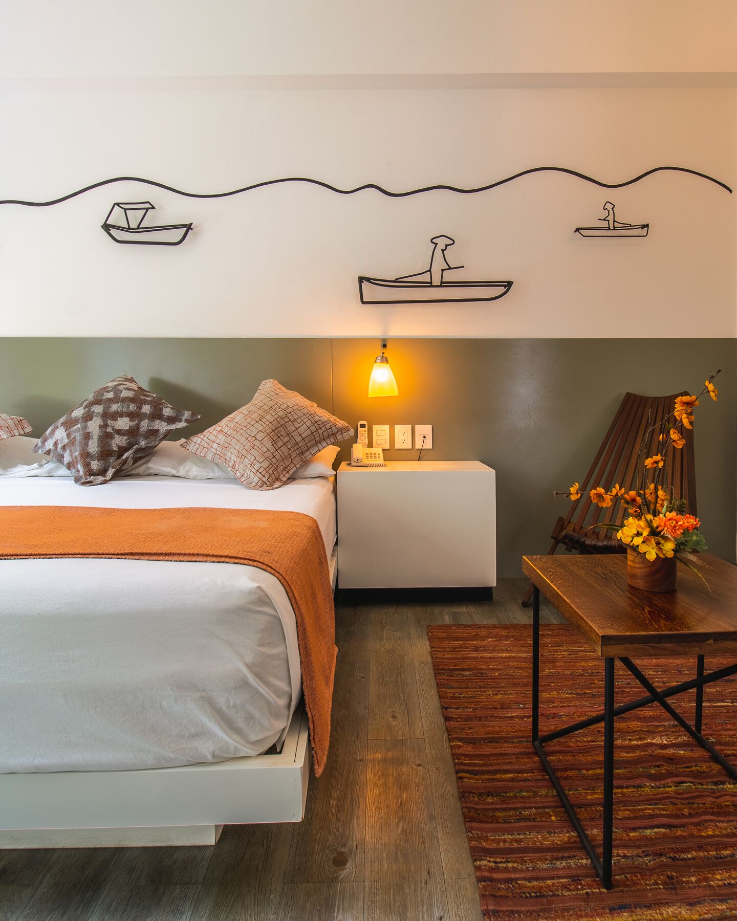 deluxe room, 1 king bed, non smoking, mountain view | in-room safe, blackout curtains, iron/ironing board, rollaway beds