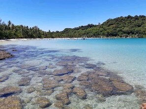 Beach nearby, free beach cabanas, beach massages - Kood Life (Ko Kood)