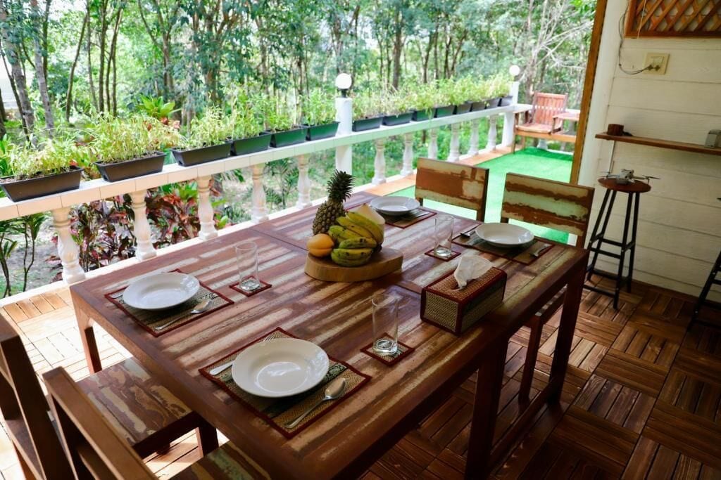 4-Bedroom House | 起居区 | 平板电视