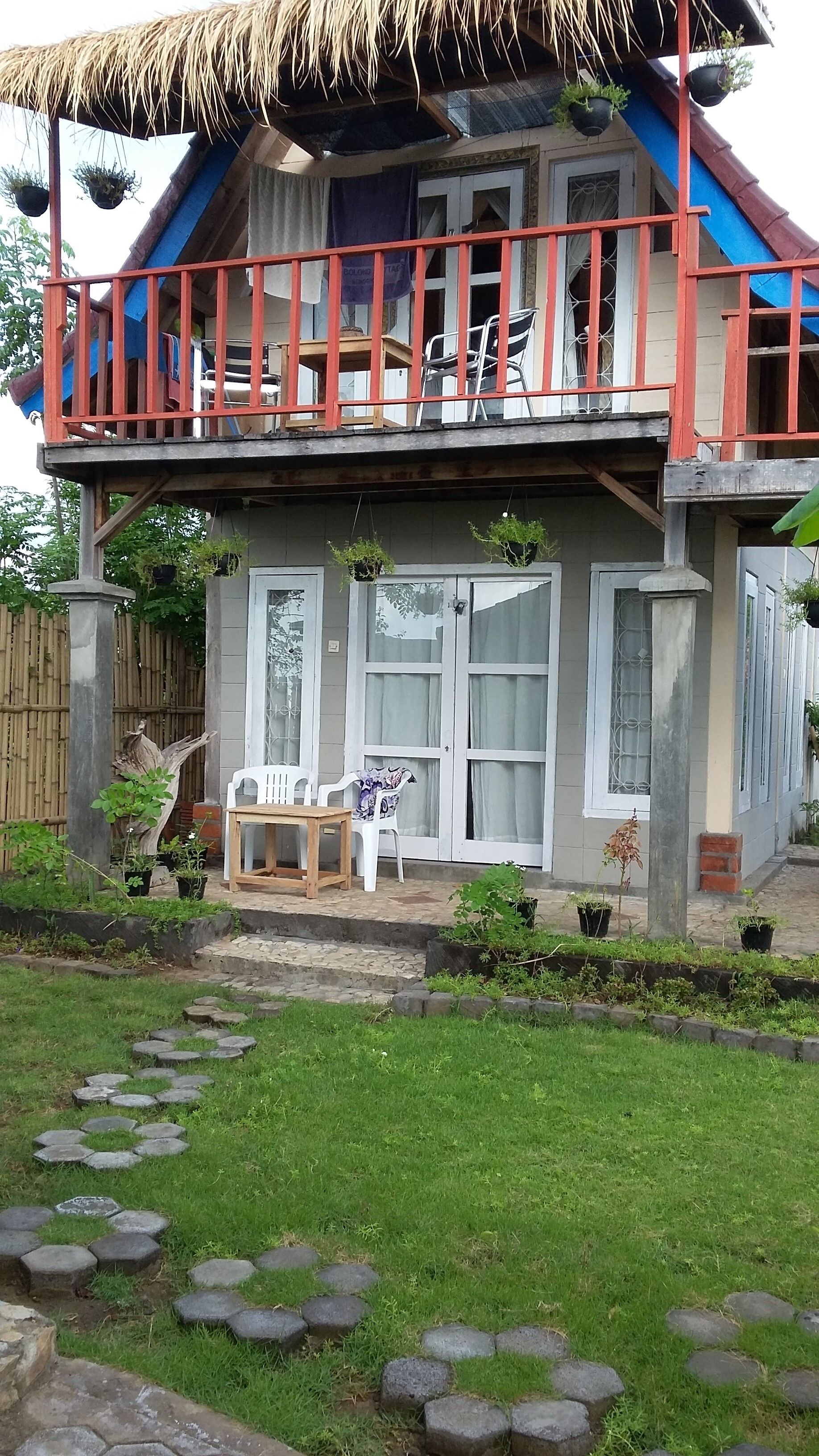 An Affordable Family Bungalow in Lembar