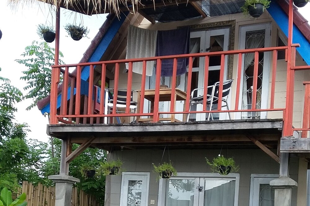 An Affordable Family Bungalow in Lembar