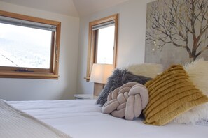 4 chambres, fer et planche à repasser, lit parapluie, Wi-Fi gratuit