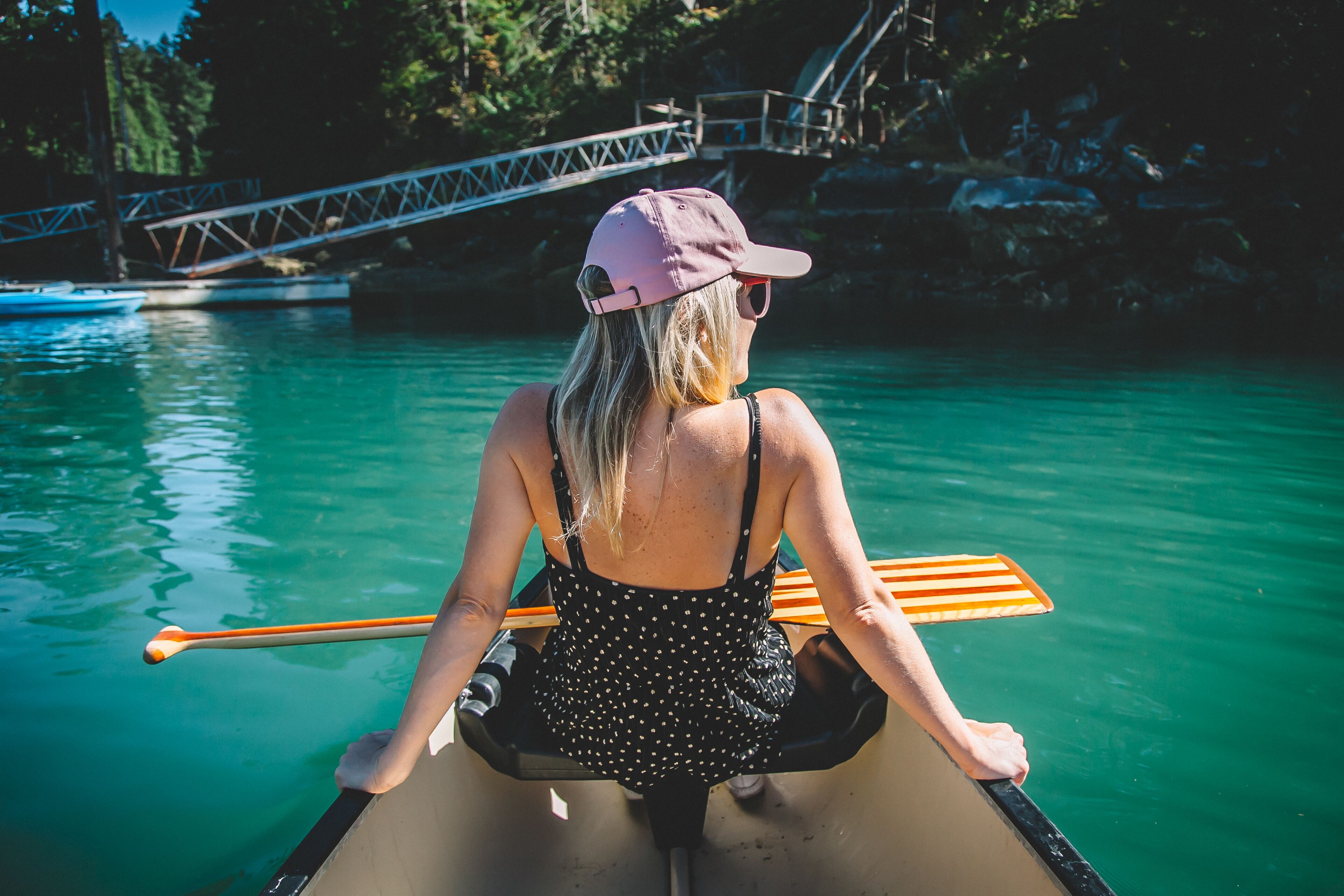 Secret Cove Waterfront Cottage with Hot Tub