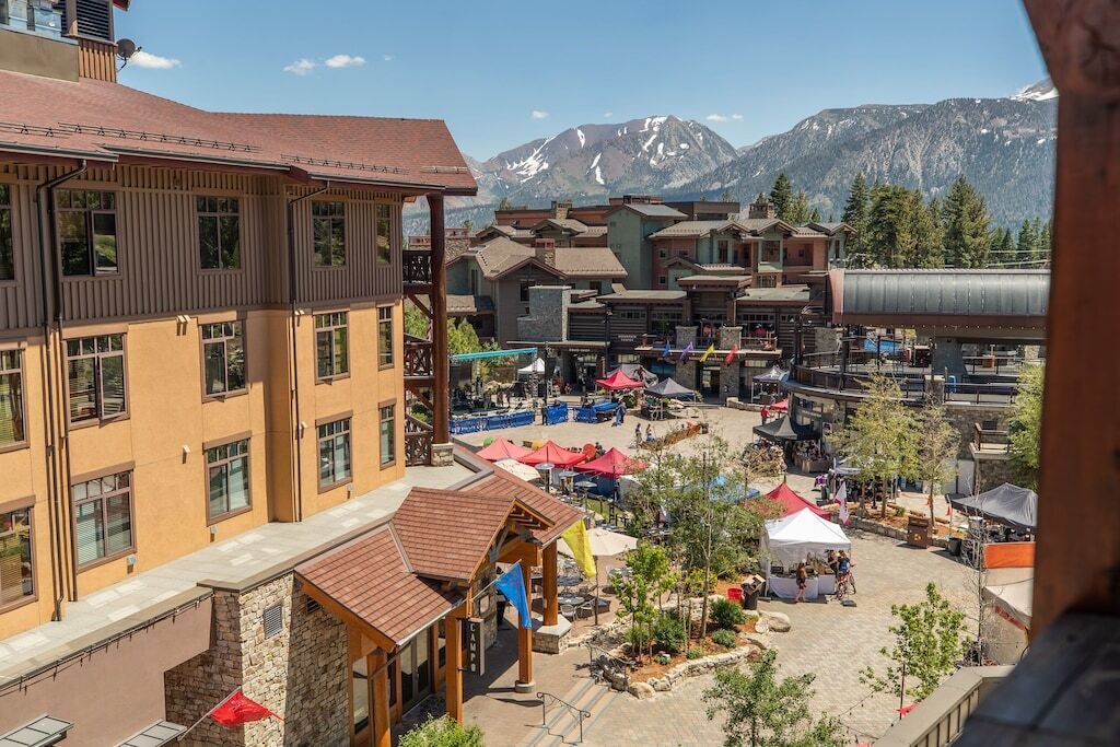 Village Luxury 1 Bed Ski-In/Ski-Out!