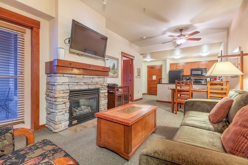 Village Luxury 1 Bed Ski-In/Ski-Out!