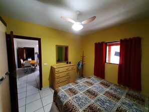 2 bedrooms, iron/ironing board, free WiFi