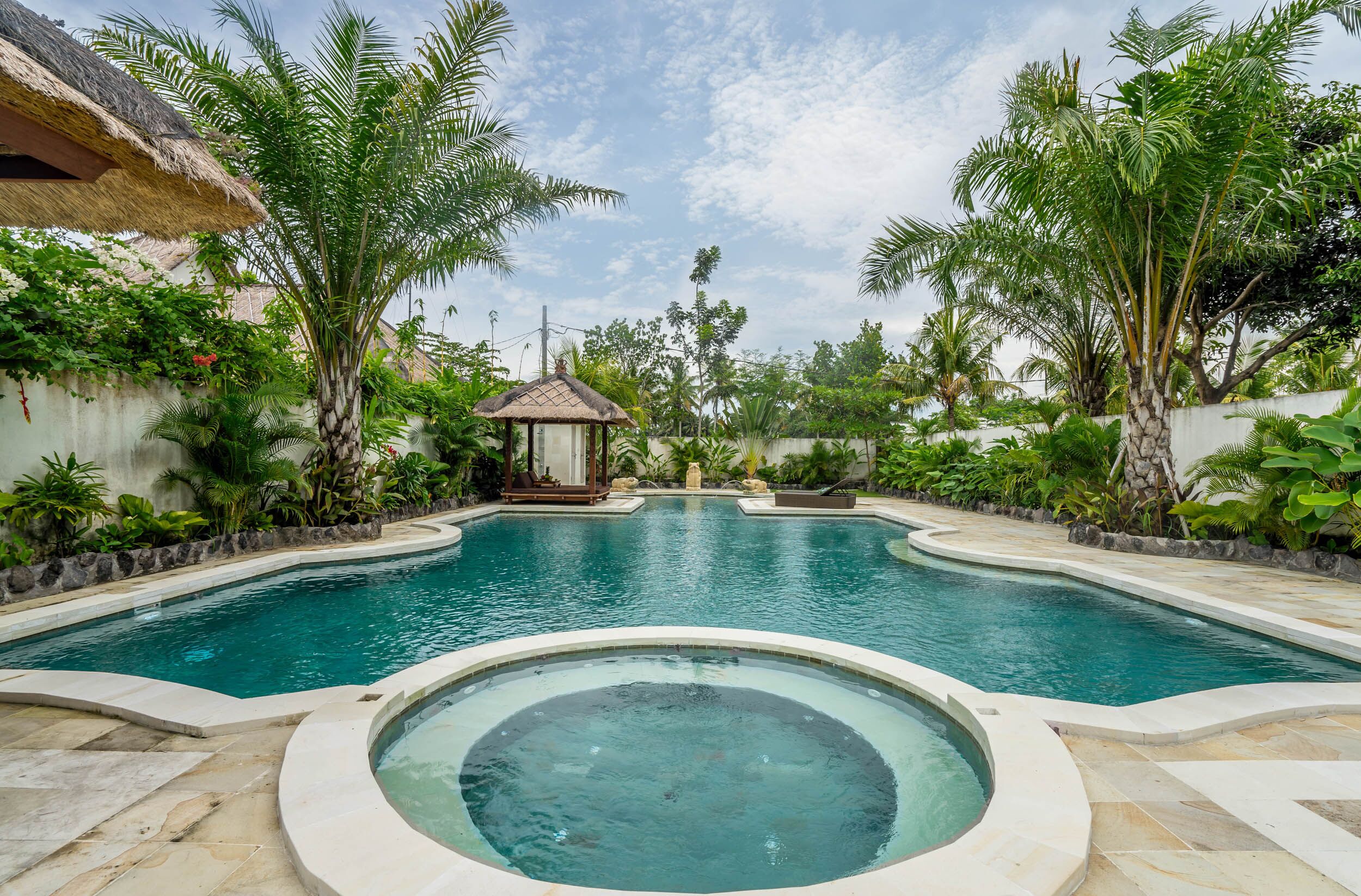 Private pool 8*18 m. Promo price!