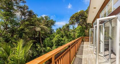 Sun, Surf, Mountain Views & NZ Native Rainforest