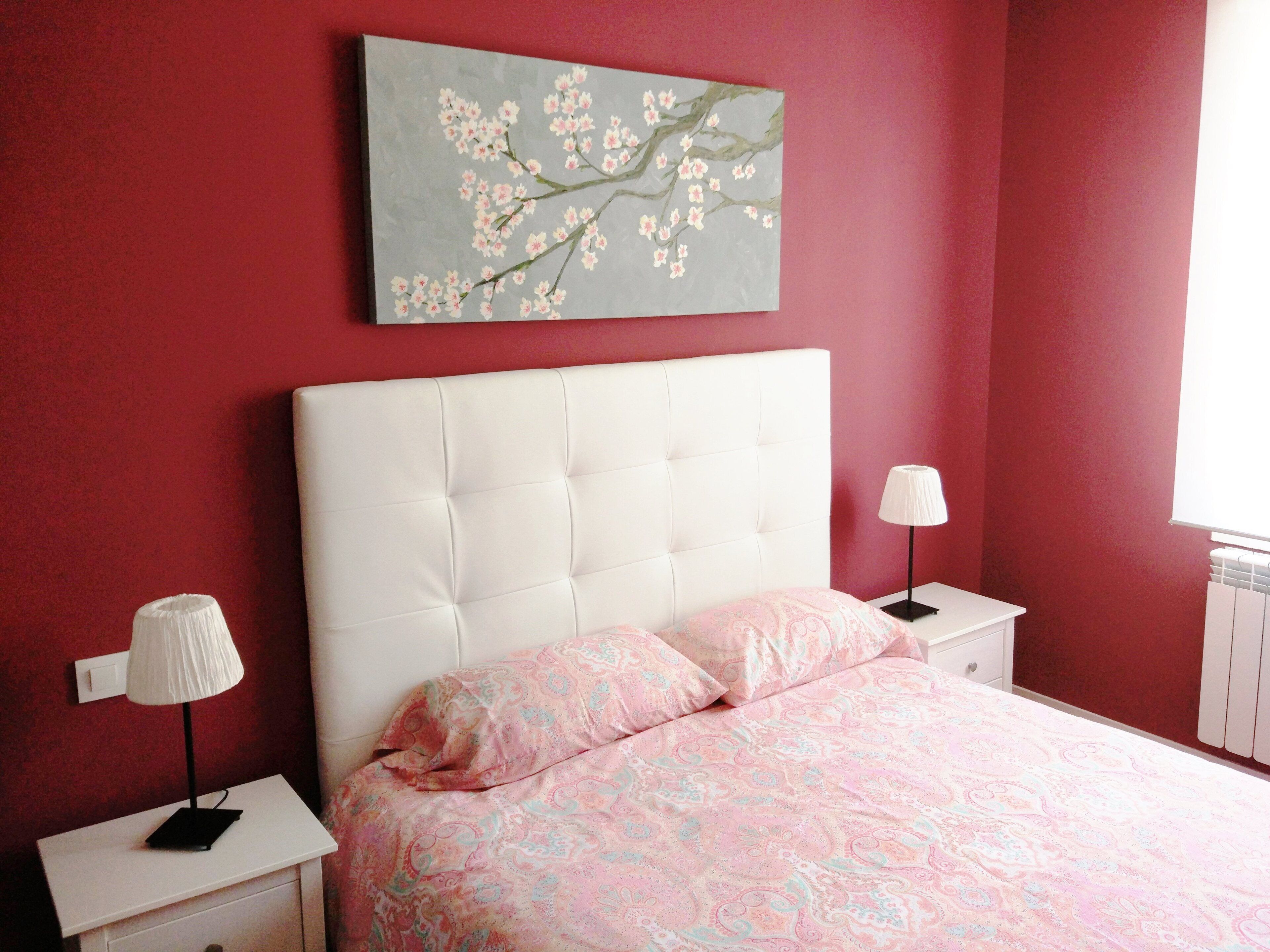 Full Center next to Gran Vía and Laurel.  Garage, Wifi and Breakfast included