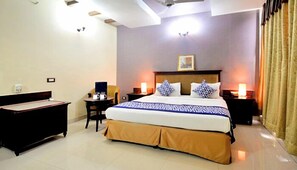 Rom – club, 1 dobbeltseng, ikke-røyk | Blendingsgardiner, strykejern/-brett, wi-fi (inkludert) og sengetøy