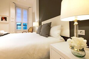 1 bedroom, in-room safe, iron/ironing board, free WiFi