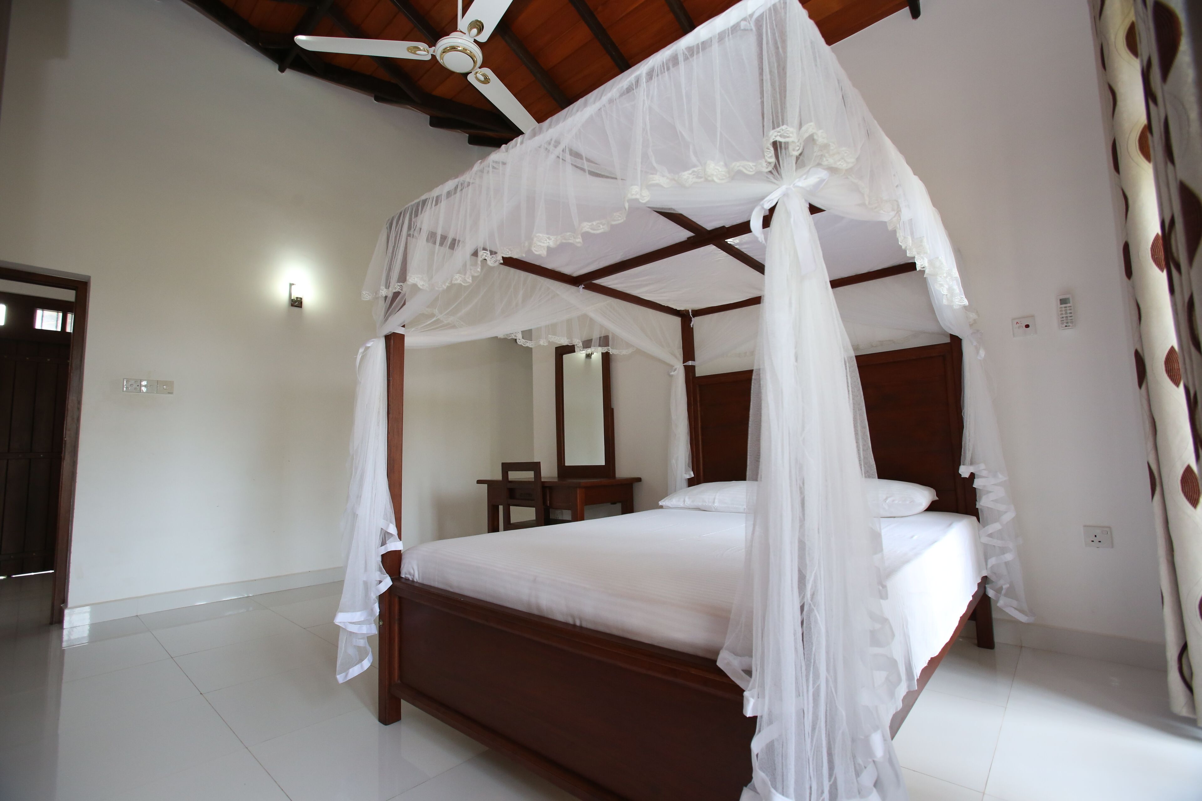 5 Schlafzimmer, Bügeleisen/Bügelbrett, kostenloses WLAN, Bettwäsche