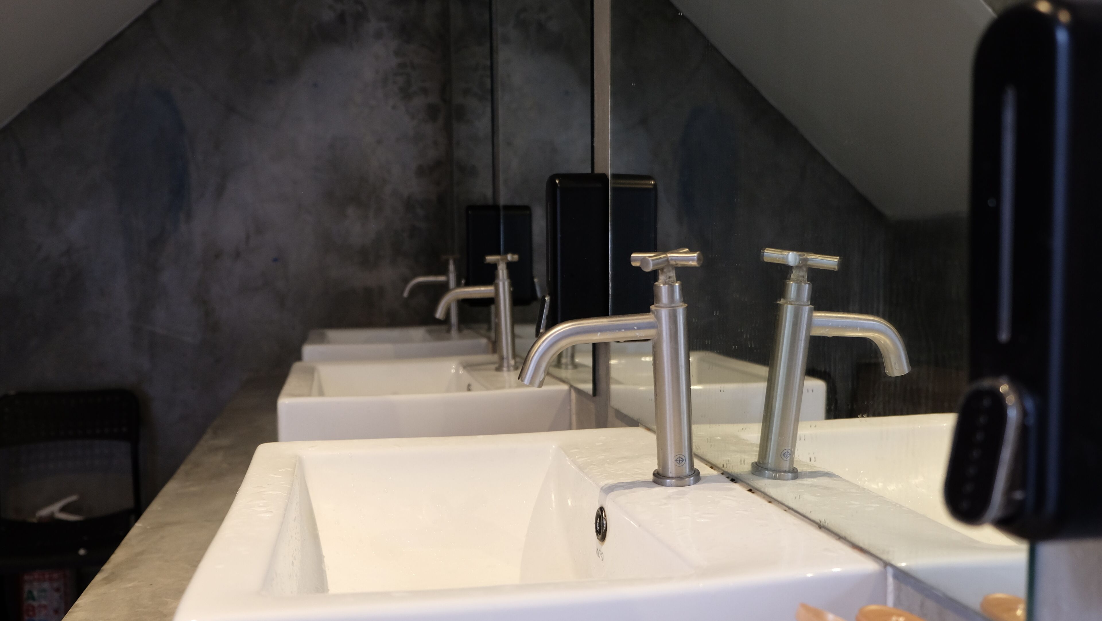 Photo - Sleep with Me Bangkok - BTS Phra Khanong