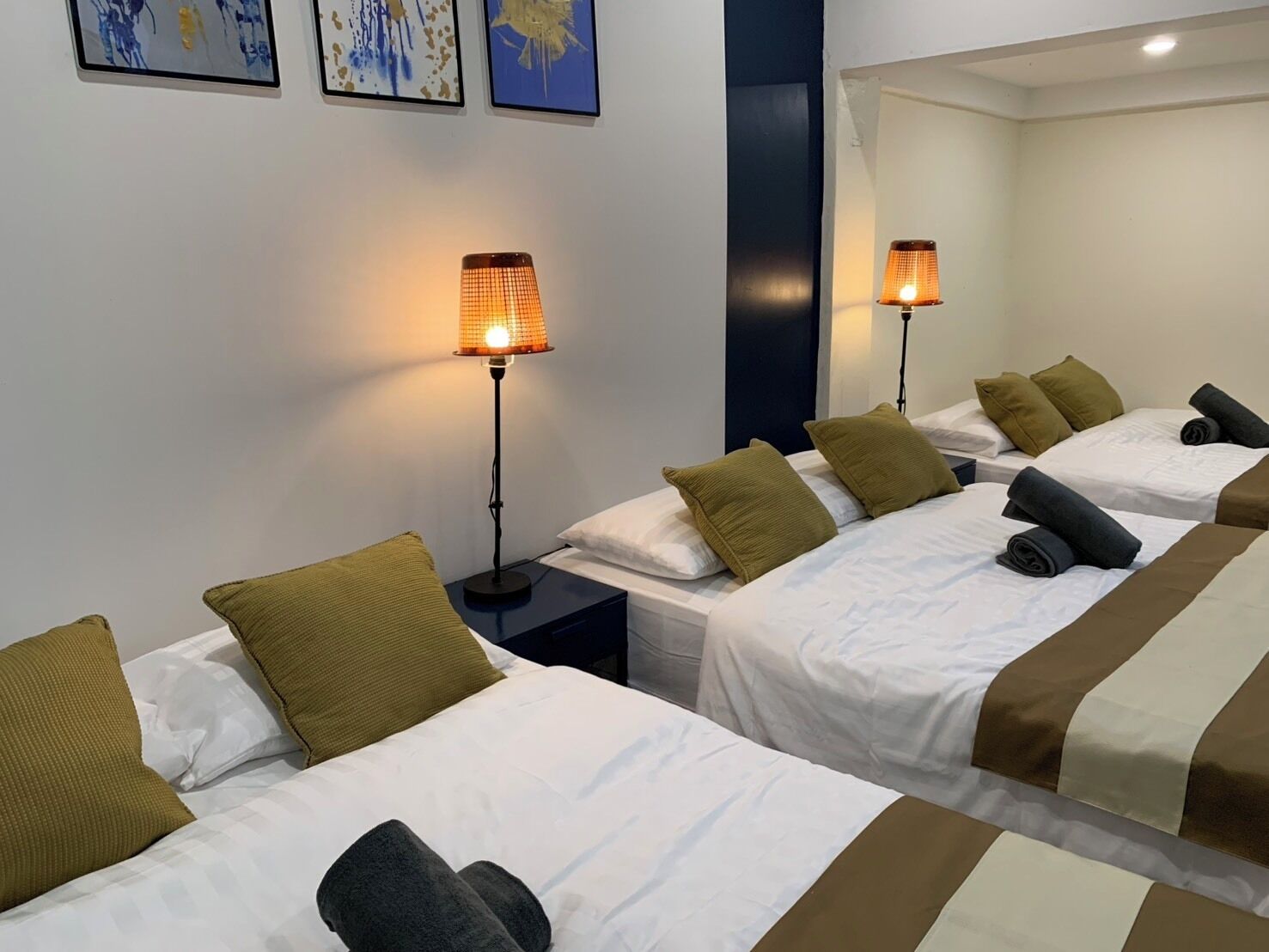 Habitación familiar, varias camas, no fumadores | Caja fuerte, wifi gratis, ropa de cama