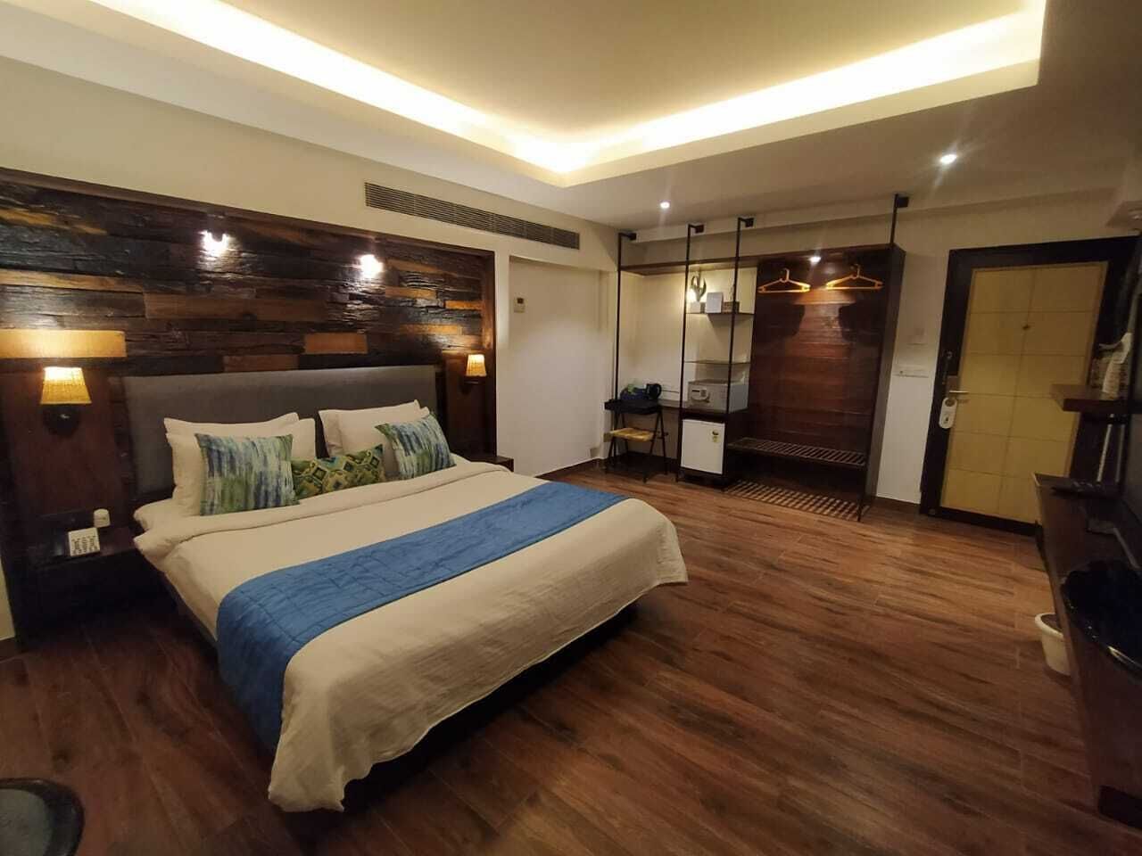 In-room safe, iron/ironing board, rollaway beds, free WiFi