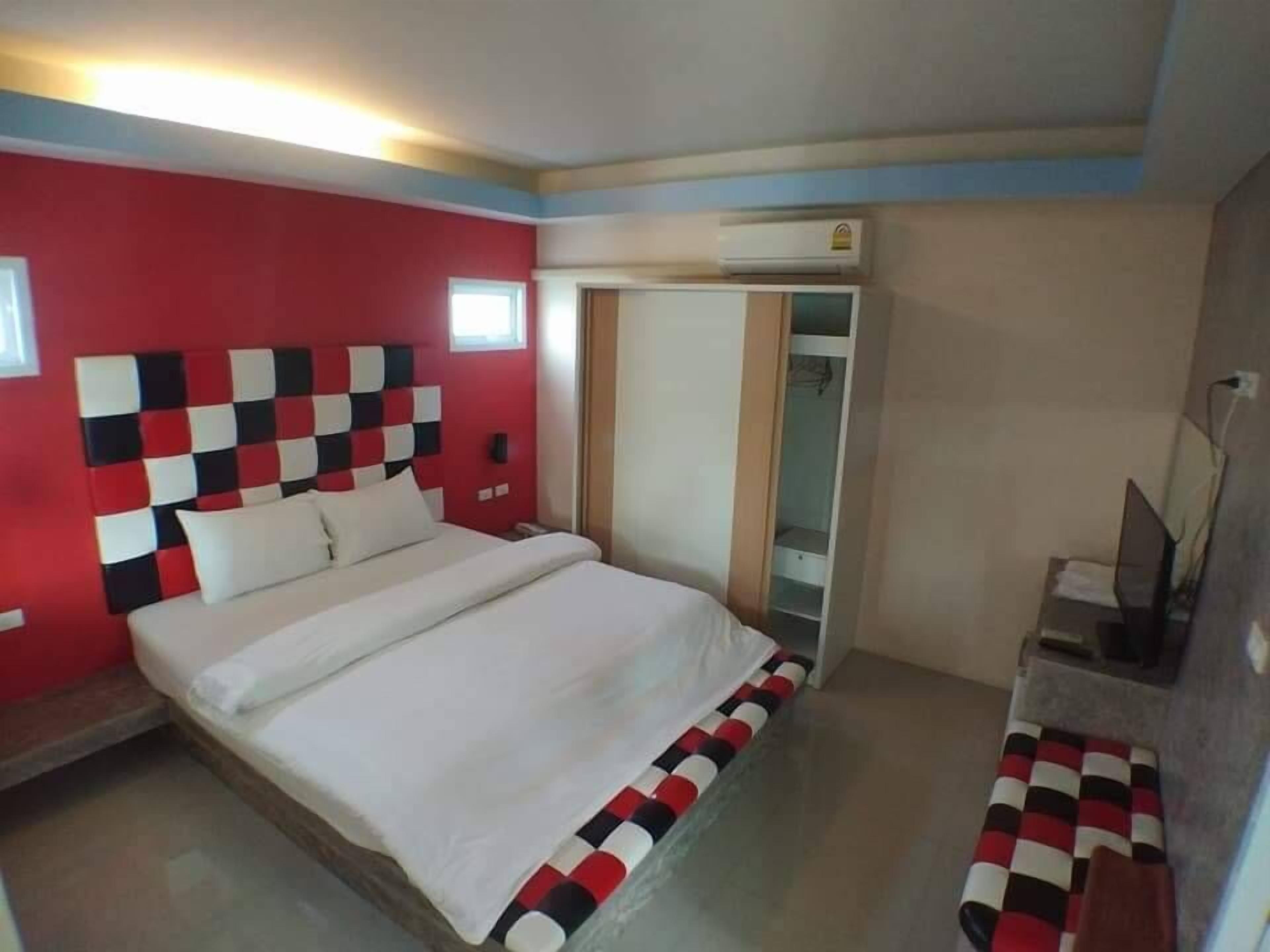 Standard Double Room (Queen Size Bed) | WiFi (無料)