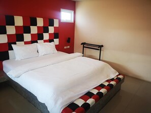 Standard Double Room (Queen Size Bed) | WiFi (無料)