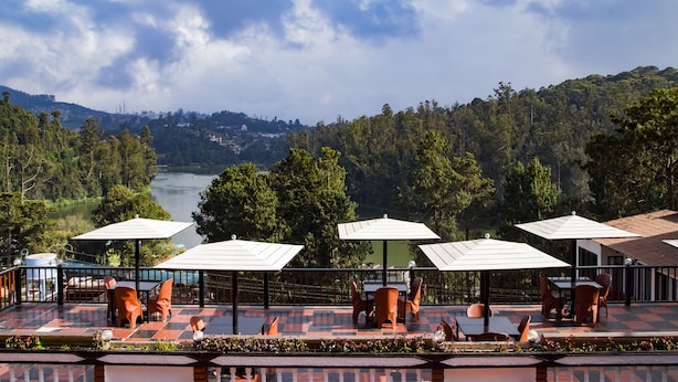 Front of property - Hotel Darshan (Ootacamund)
