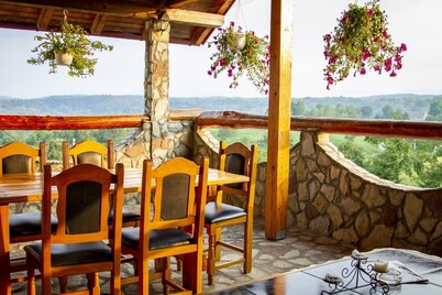 Apartment in Rakovica with Terrace, Air condition, WIFI (601-1)