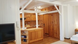 Apartment | Dapur peribadi | Peti sejuk/penyejuk beku saiz penuh, ketuhar, dapur 