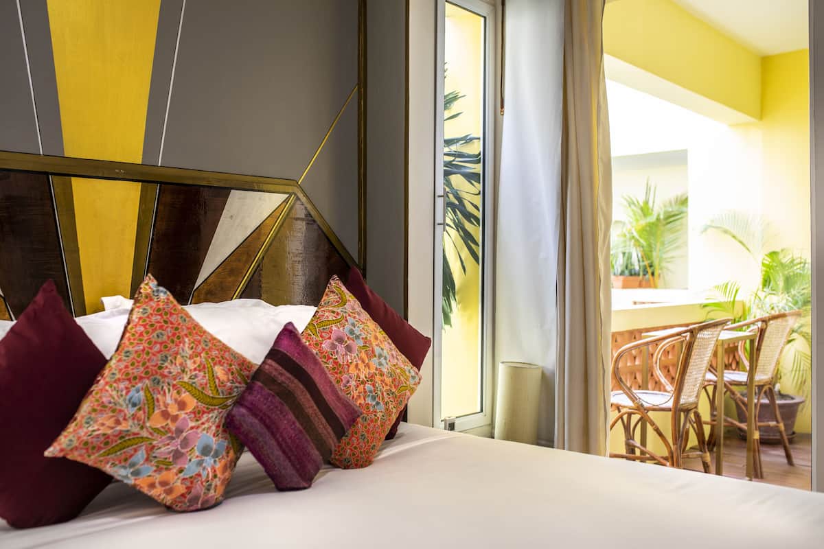 superior double room, 1 queen bed | 1 bedroom, in-room safe, individually decorated, individually furnished