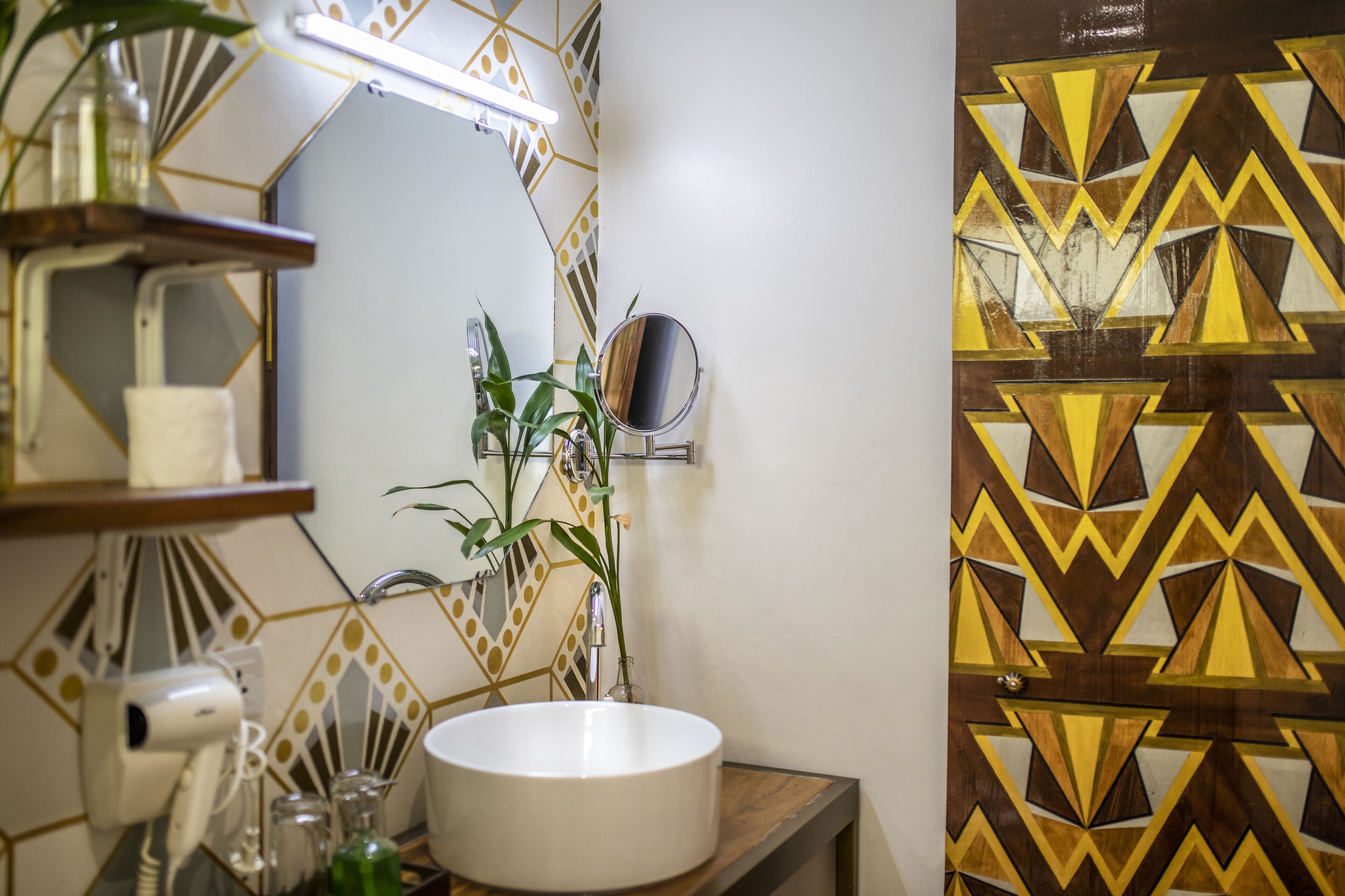 superior double room, 1 queen bed | bathroom | shower, rainfall showerhead, free toiletries, hair dryer