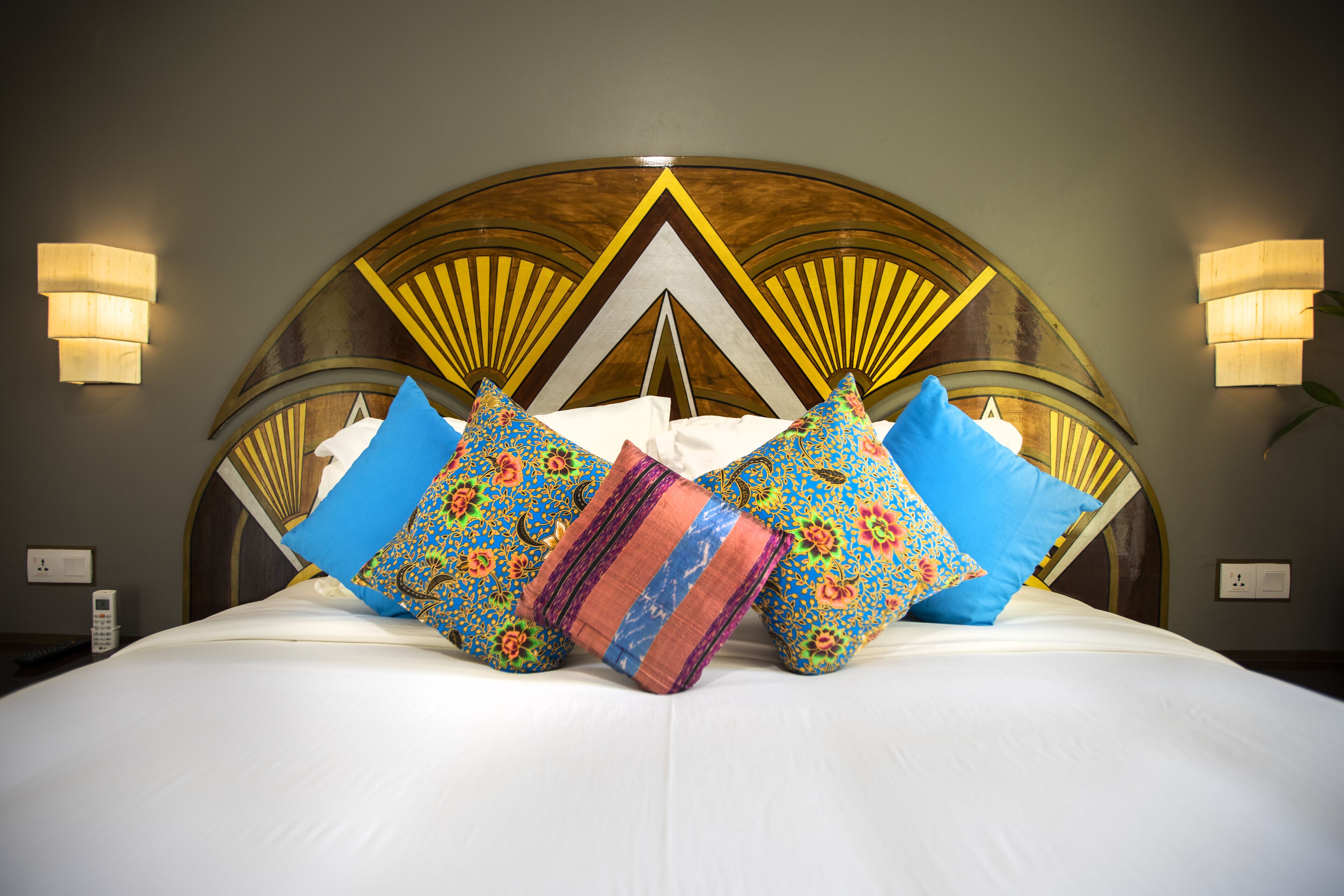 superior double room, 1 king bed | 1 bedroom, in-room safe, individually decorated, individually furnished