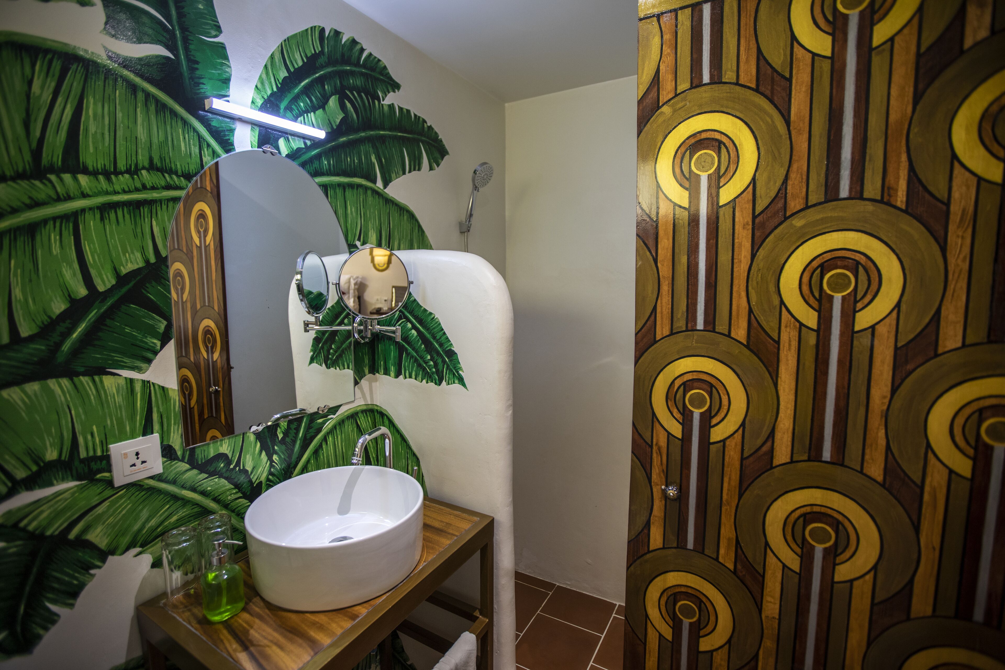 standard double room, 1 double bed, non smoking | bathroom | shower, rainfall showerhead, free toiletries, hair dryer