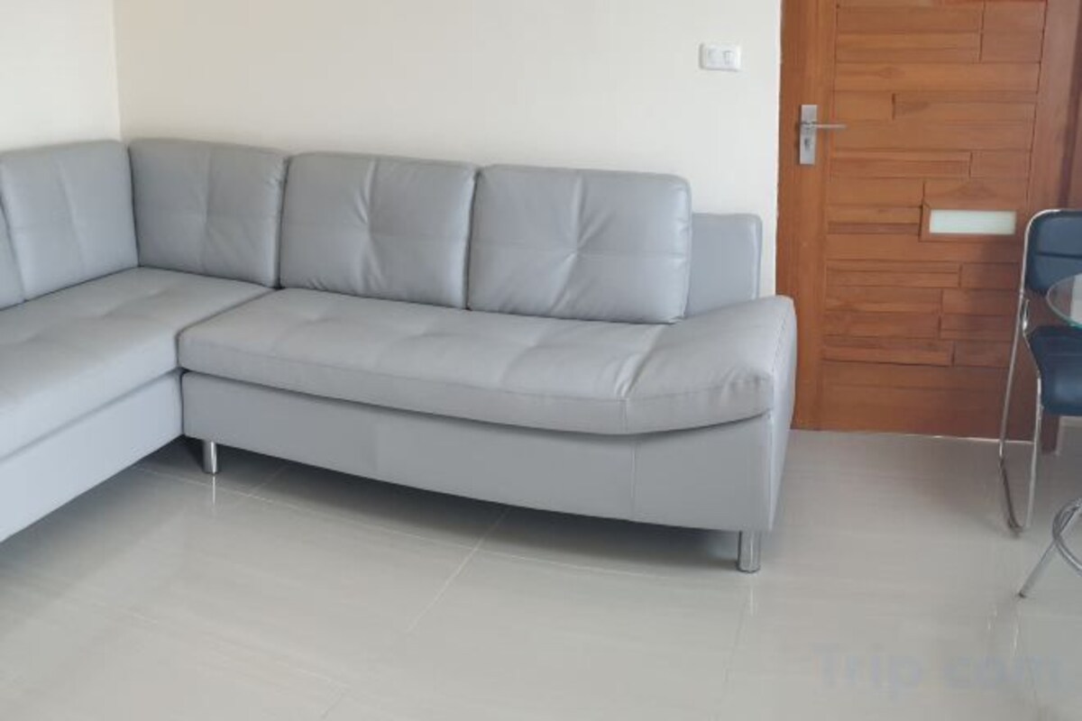 Living area | Flat-screen TV