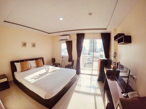 Deluxe Studio | Desk, rollaway beds, free WiFi - The Cosy River (Bangkok)