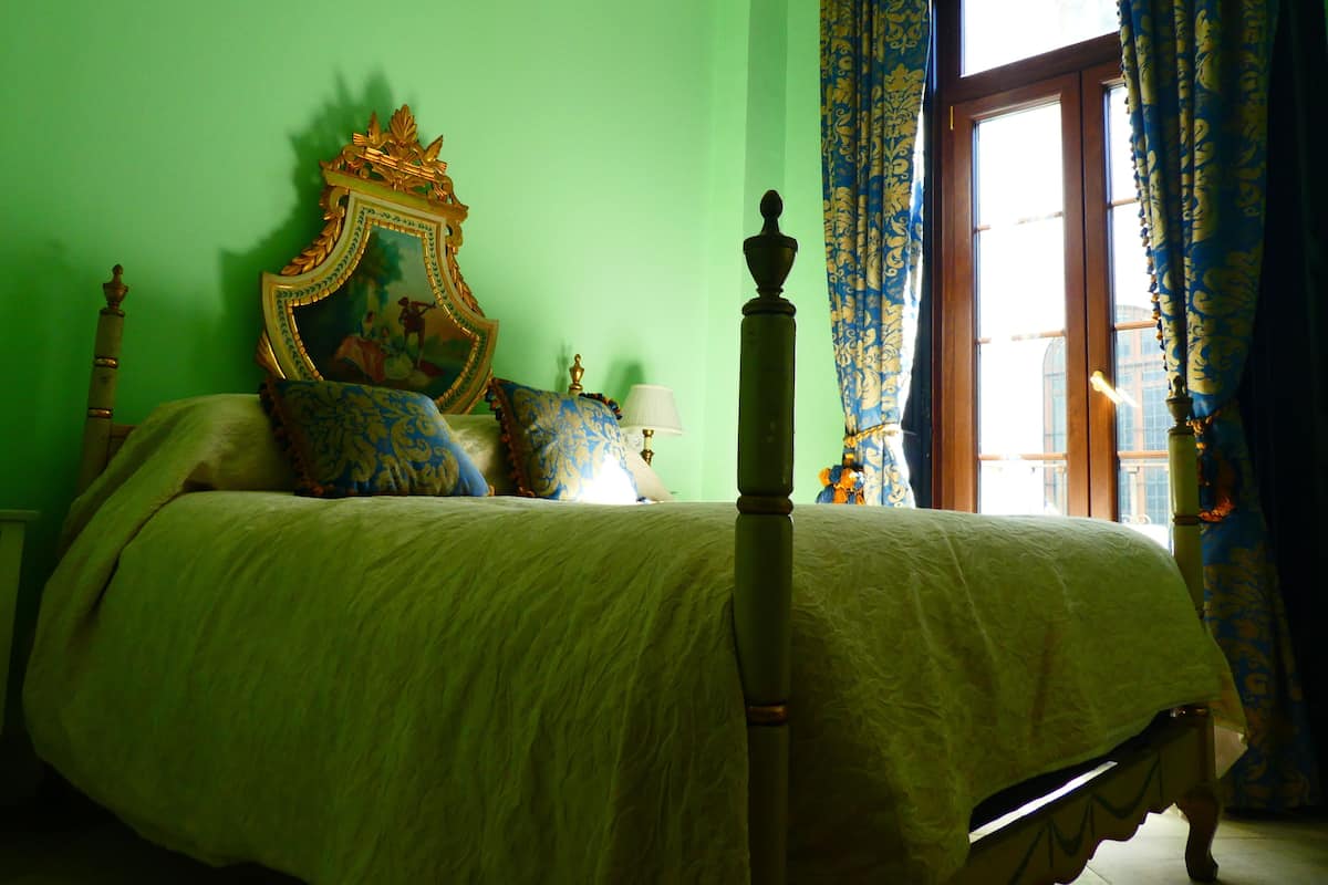 Double Room, Garden View | 1 bedroom, blackout drapes, WiFi (free), bed sheets