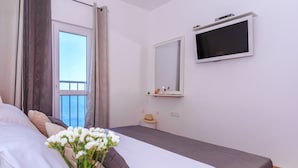 标准公寓, 2 张大床, 海景 | 熨斗/熨衣板、免费 WiFi、床单