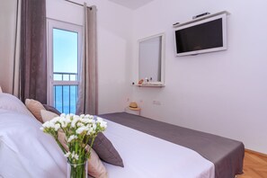 Standard Apartment, 2 Queen Beds, Sea View - Ante apartments (Podstrana)