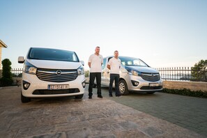 Airport shuttle - Ante apartments (Podstrana)