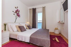 مكواة/لوح كي وواي فاي مجانًا وملاءات أسرّة