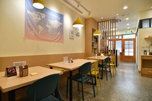 Área de estar no saguão