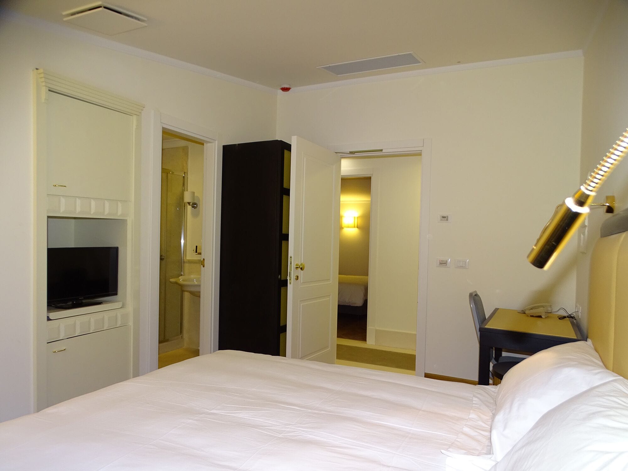 1 bedroom, minibar, in-room safe, desk