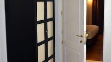 Chambre Simple | 1 chambre, minibar, coffres-forts dans les chambres, bureau