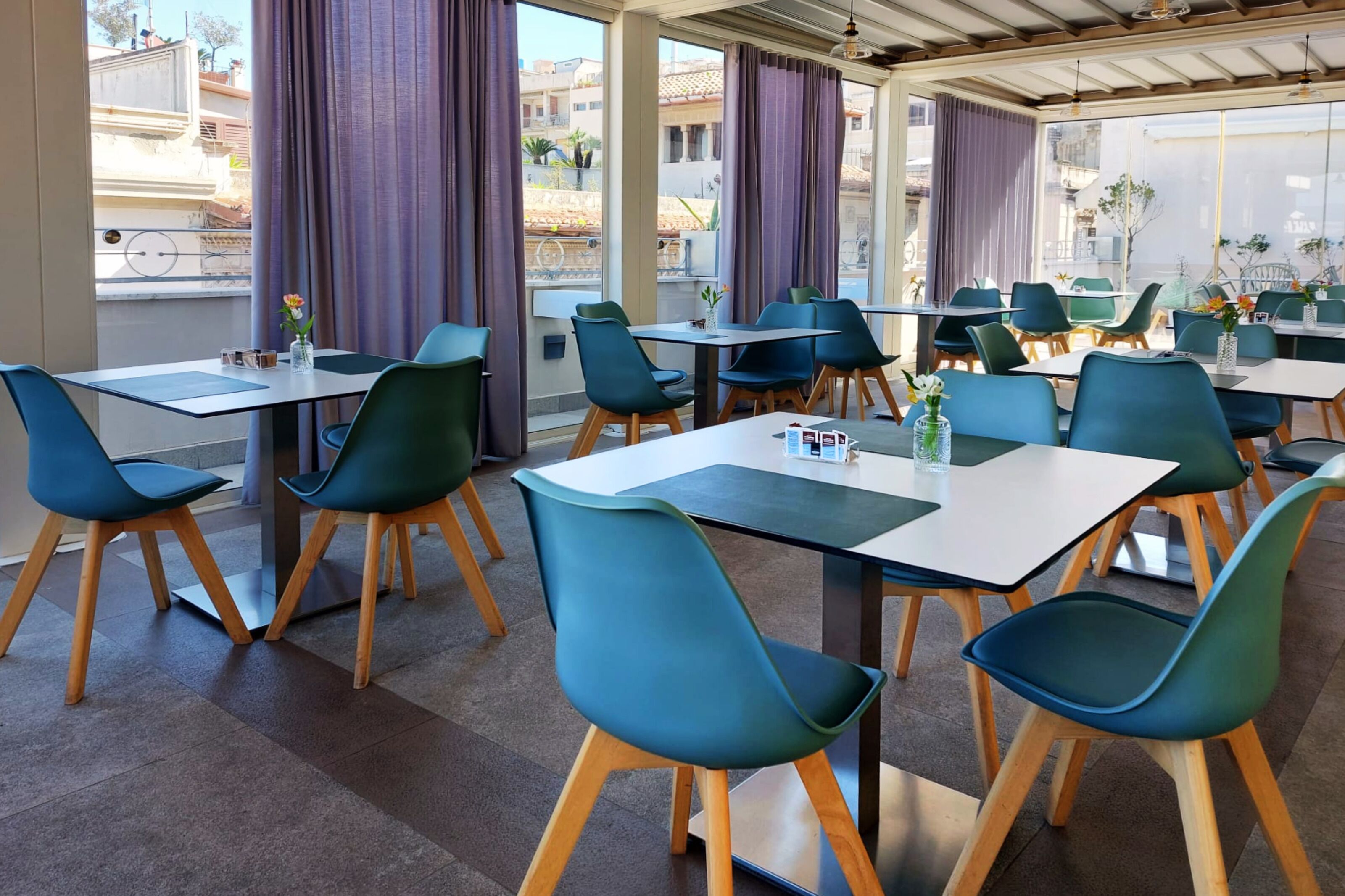 Café da manhã continental grátis todos os dias