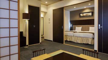 Premium Room(Non-smoking) | In-room safe, desk, blackout drapes, iron/ironing board